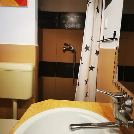 Arlekin Apartman *