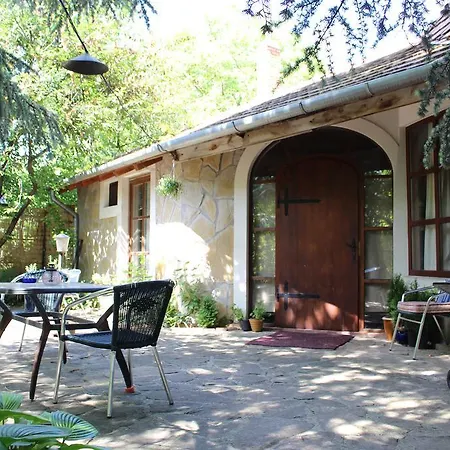 Arlekin Apartman Heviz